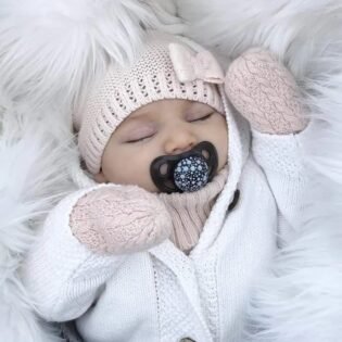 lot-de-2-sucettes-0-6-ou-6mois-pacifier-gris-pastel-1 confortable sucette