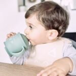 isy cup tasse à paille en silicone 2 poignées