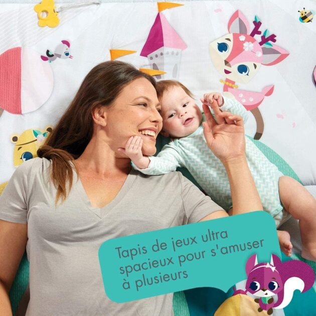 tapis avec un grand espace de jeux tiny love