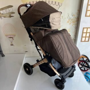 Poussette valise avec couvre jambe