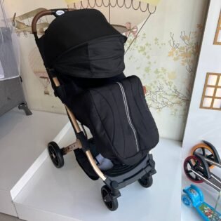 Poussette valise avec couvre jambe