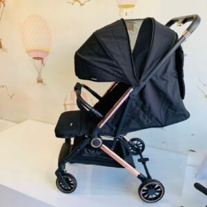 Poussette-valise-noire-Burbay-3 Profil poussette valise noire - Burbay