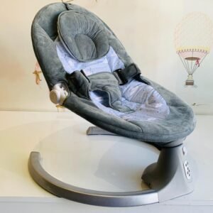 Chaise balançoire avec un système de rotation très dynamique