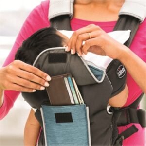 Porte-bébé très pratique pour les parents actifs