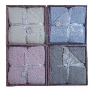 Couverture-Tricot-mouton-110x140cm-Naf-Naf- profil couverture mouton naf naf