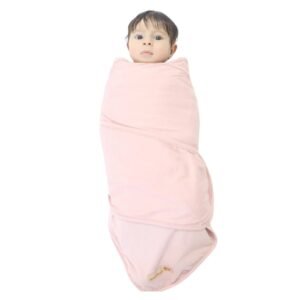 Couverture-d-emmaillotage-BebeMam-rose confortable couverture d'emmaillotage bebemam