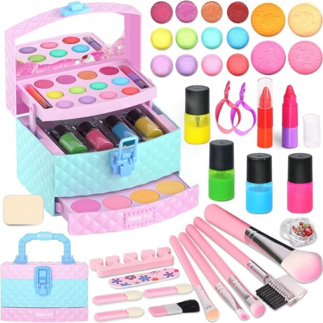 profil coffret de maquillage avec vernis et ongles