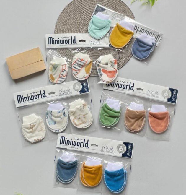 pratique paire de moufles en coton bébé