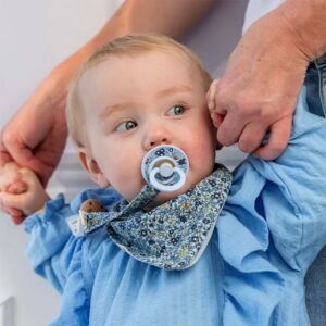 Lot-de-2-sucettes-Chamomile-Lawn-Baby-Bibs-3 confortable sucette chamomile bibs