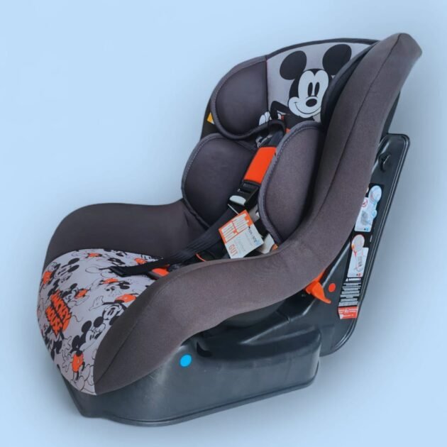 pratique siège auto mickey