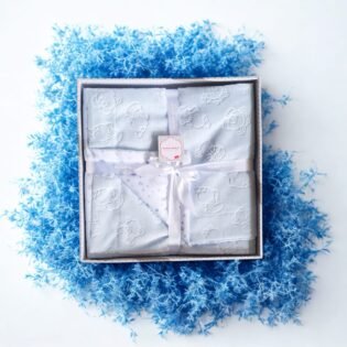 couverture-douce-ourson-110-x-140cm-naf-naf-bleu couverture naf naf ourson bleu