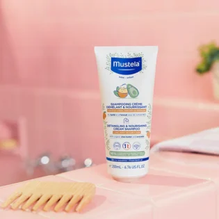 Shampooing Crème Démêlant Cheveux Bouclés- Mustela