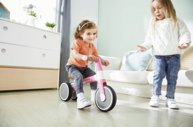 vélo d'équilibre rose pour tout-petits - hape2 Vélo d'équilibre rose pour tout-petits - Hape