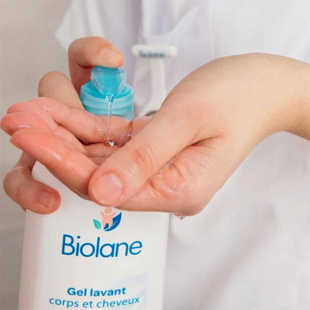 gel-lavant-bébé-biolane-2en1 Gel lavant corps et cheveux 200 ml - Biolane