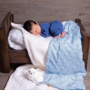 Couverture110 x 140cm bleue en peluche avec cœurs sherpa - Naf Naf