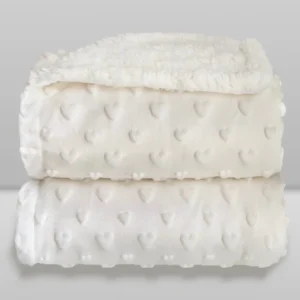 Couverture 110 x 140cm beige en peluche avec cœurs sherpa - Naf Naf