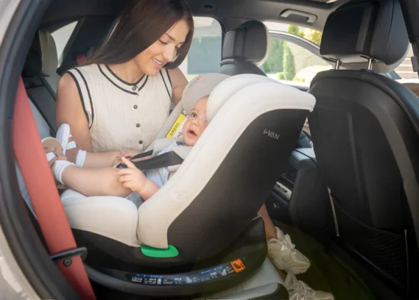 Siège auto i-Size i-Van 0 - 12 ans pivotant 360° – Kikkaboo