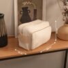 dimension trousse de toilette curl white - babymoov gobebe Trousse de toilette Curl White - Babymoov